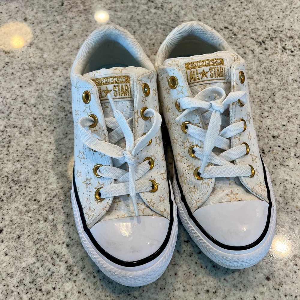Converse shoes girls size 2 white with gold stars